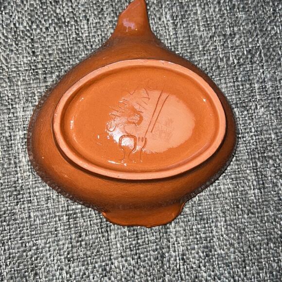 2 handmade and signed ceramic onions hand painted dip bowls - Picture 6 of 9